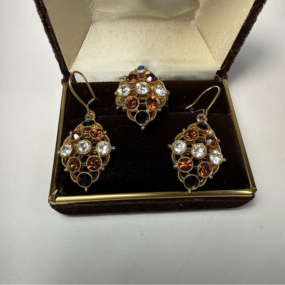 Sarah Coventry Gold and Amber rhinestone  Earrings
